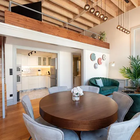 Lovelystay Apartment *