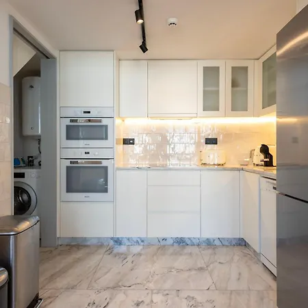 Lovelystay Oporto